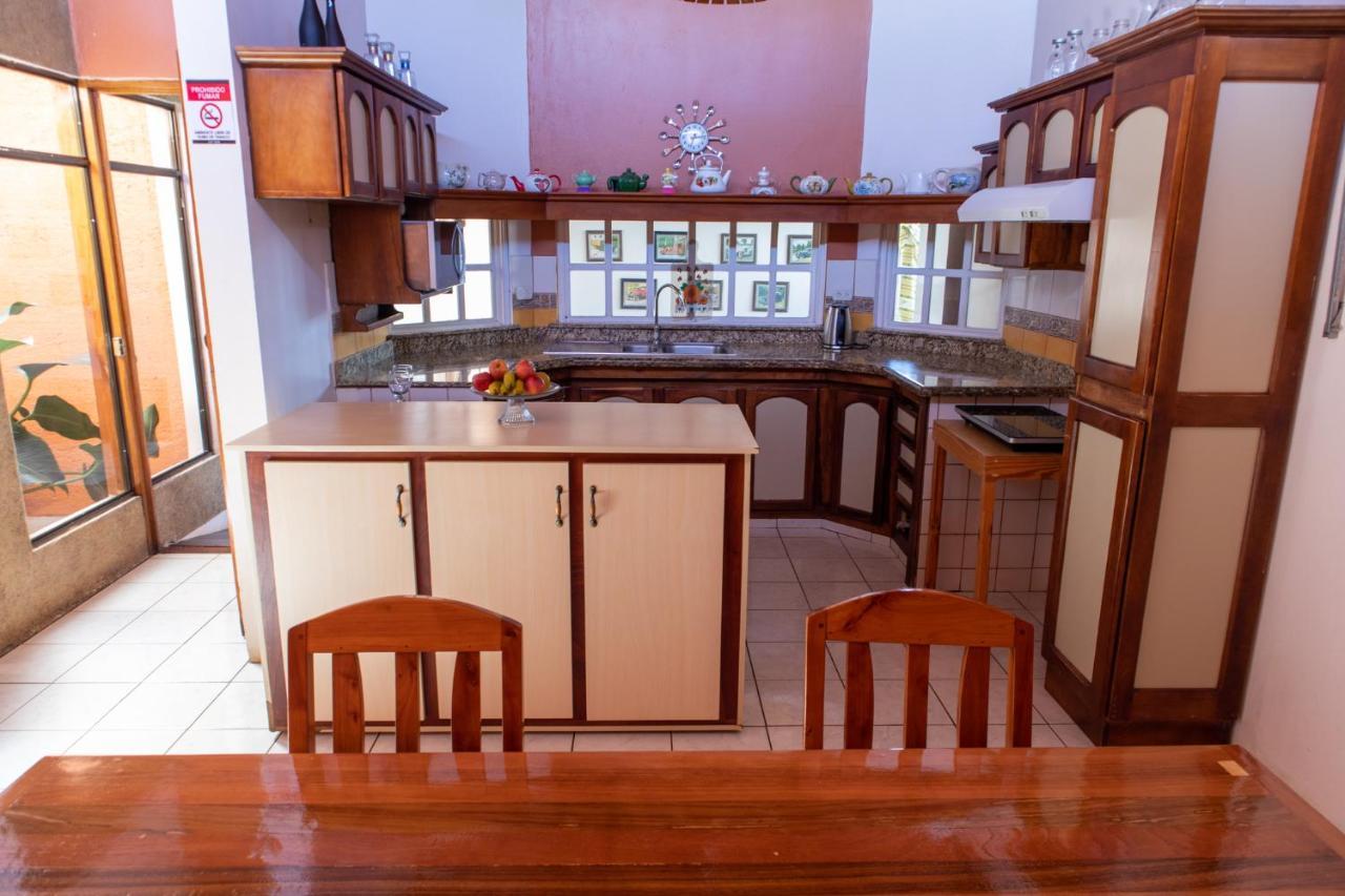 Hostel Bouganvilia Bed And Breakfast Сан-Рамон Екстер'єр фото