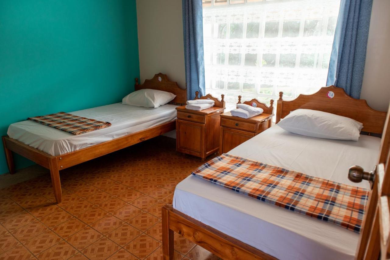 Hostel Bouganvilia Bed And Breakfast Сан-Рамон Екстер'єр фото