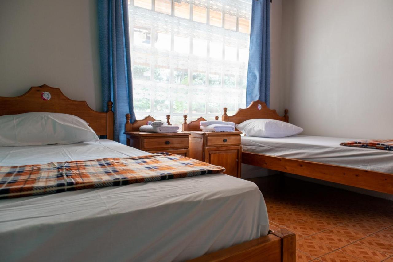 Hostel Bouganvilia Bed And Breakfast Сан-Рамон Екстер'єр фото