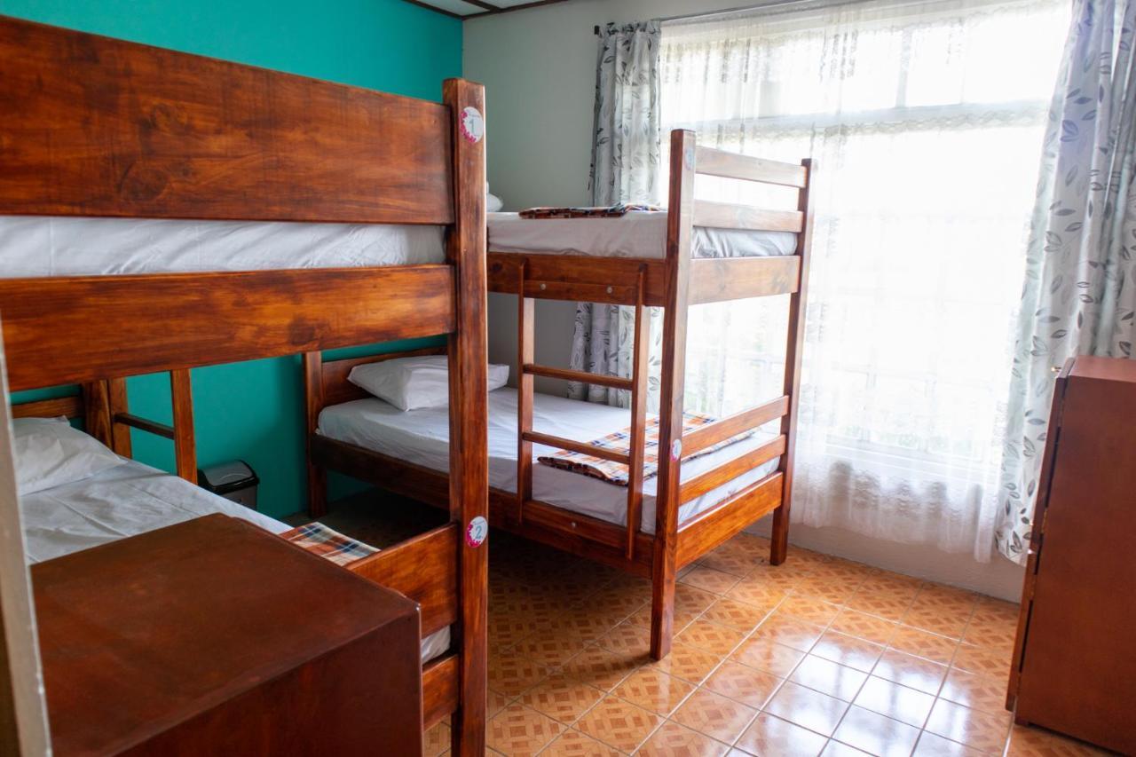 Hostel Bouganvilia Bed And Breakfast Сан-Рамон Екстер'єр фото